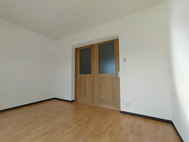 神戸市北区鈴蘭台西町１丁目の賃貸マンション