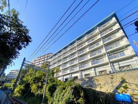 神戸市北区鈴蘭台西町１丁目の賃貸マンションの外観