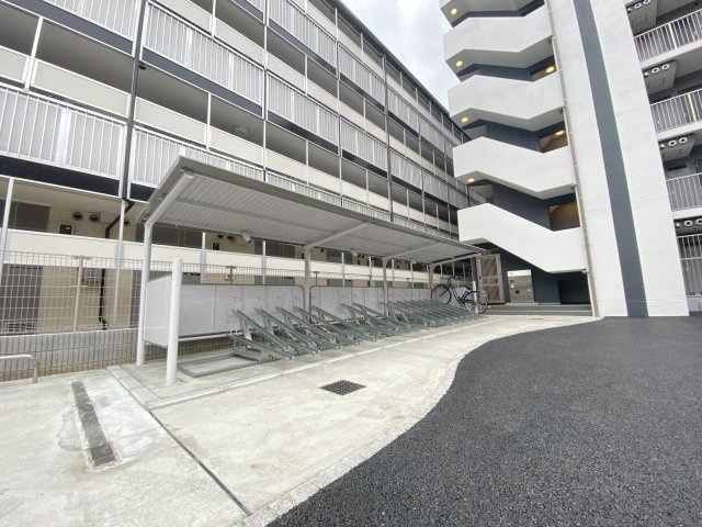 屋根付き駐輪場★