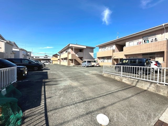 アーバンハイツ B棟の駐車場