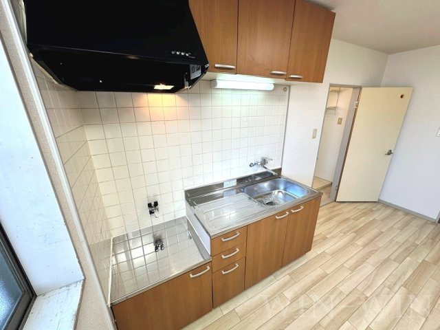 アーバンハイツ B棟のキッチン|イメージ（同建物内別部屋の写真です）