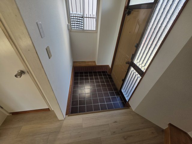 【玄関】 | 明石市二見町福里　既存戸建