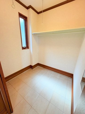 城山台2丁目戸建の洋室