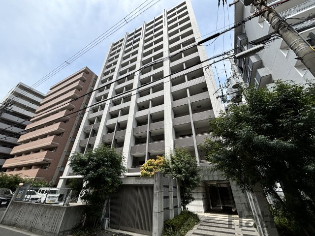 プラウドフラット新大阪の外観