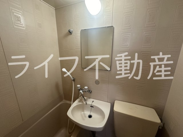 寿ビルの洗面所