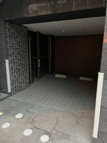 レジディア神田岩本町2の駐車場
