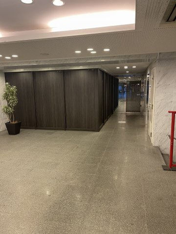 レジディア神田岩本町2のエントランス