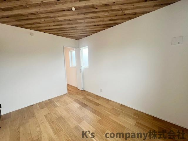 ◎茅ヶ崎市円蔵2丁目　新築戸建の洋室|洋室スペース◇木目の温かみを感じられる居室☆