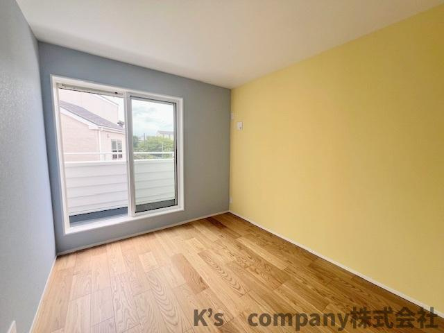 ◎茅ヶ崎市円蔵2丁目　新築戸建の洋室|洋室◇こちらのお部屋からもバルコニーに出ることができます♪