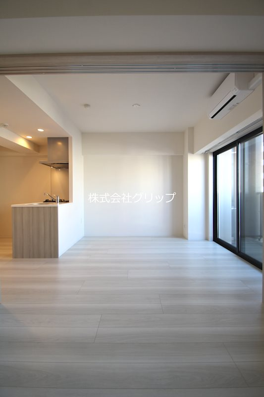 グランカーサ横濱石川町の居間・リビング