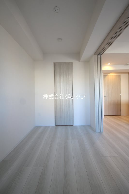 グランカーサ横濱石川町の洋室