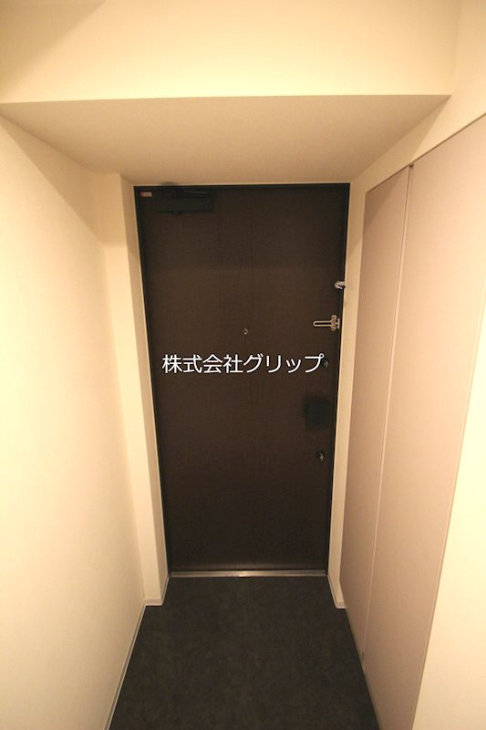 グランカーサ横濱石川町の玄関