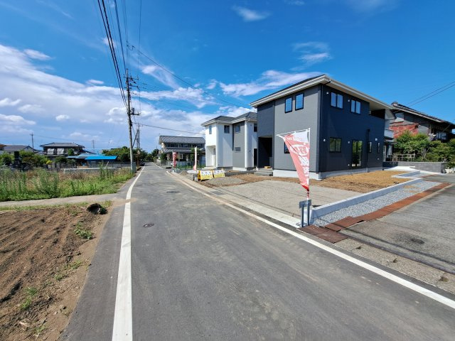 新築　高崎市柴崎町1期　2号棟の前面道路含む現地写真|現地写真　西側接道幅員約4.4ｍ