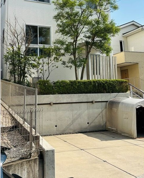 共和町４丁目戸建の駐車場