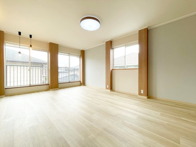 福島市南向台一丁目　中古戸建の洋室