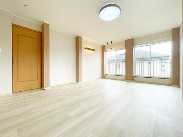 福島市南向台一丁目　中古戸建の洋室