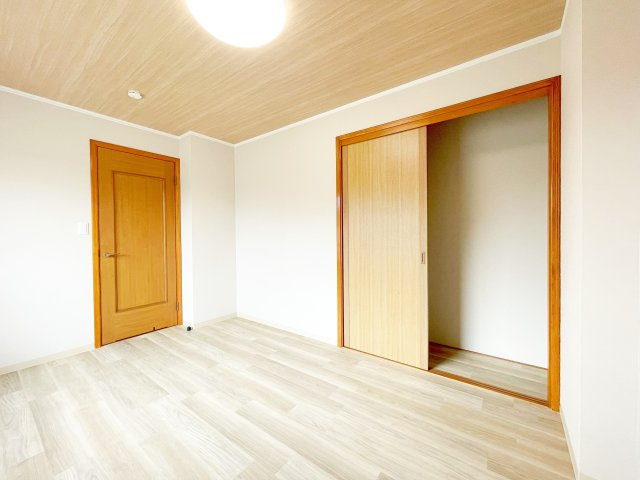 福島市南向台一丁目　中古戸建の洋室