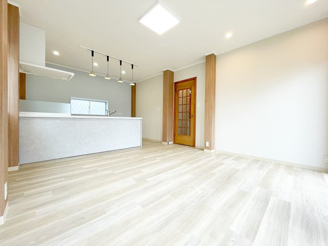 福島市南向台一丁目　中古戸建の居間・リビング