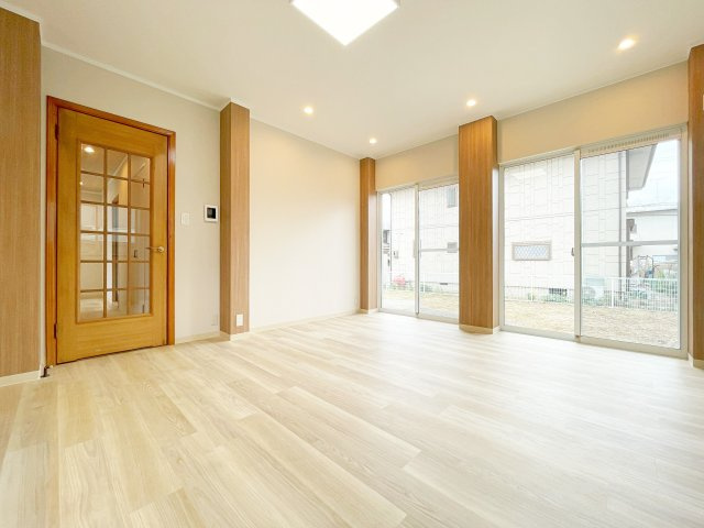 福島市南向台一丁目　中古戸建の居間・リビング