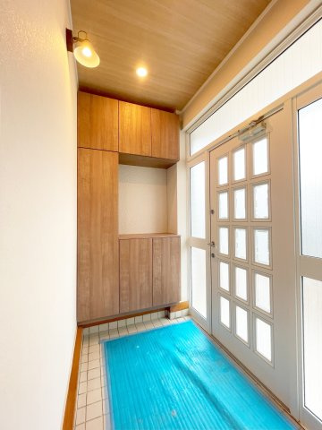 福島市南向台一丁目　中古戸建の玄関