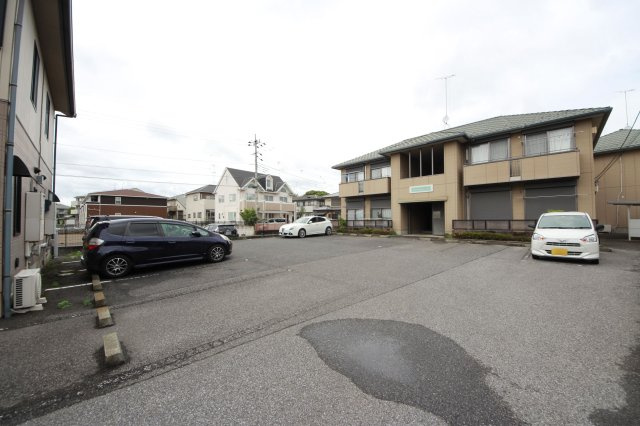 エミネンスA・Bの駐車場