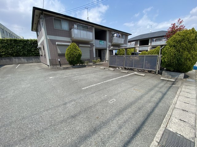 パディ飾磨　Ⅱ番館の駐車場