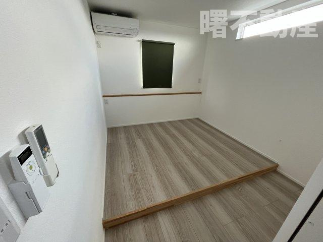 天童市大字山元346-7　中古住宅のその他|寝るため場所に特化した寝室。マットレスがピッタリ入ります