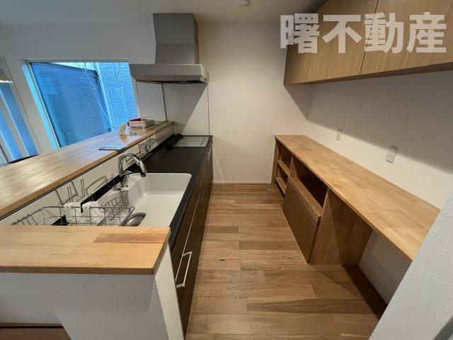 天童市大字山元346-7　中古住宅のキッチン|収納たっぷりのキッチン