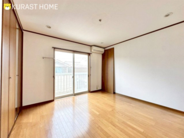 京都市西京区山田葉室町　中古戸建の洋室|1階8帖洋室