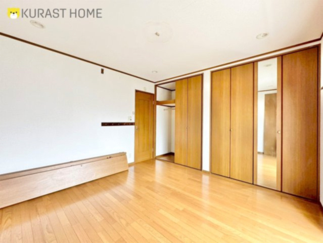 京都市西京区山田葉室町　中古戸建の洋室|1階8帖洋室