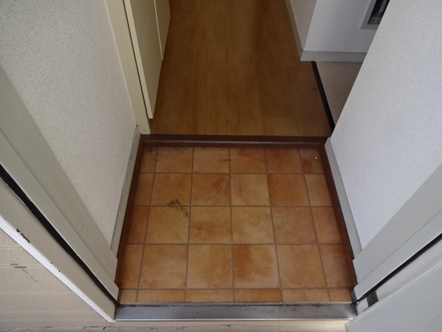 エステートピア宮ノ下Ⅱ番館の玄関