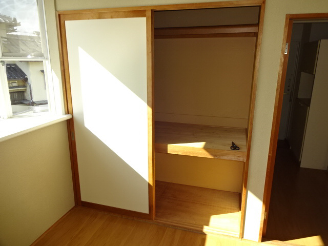 エステートピア宮ノ下Ⅱ番館の収納