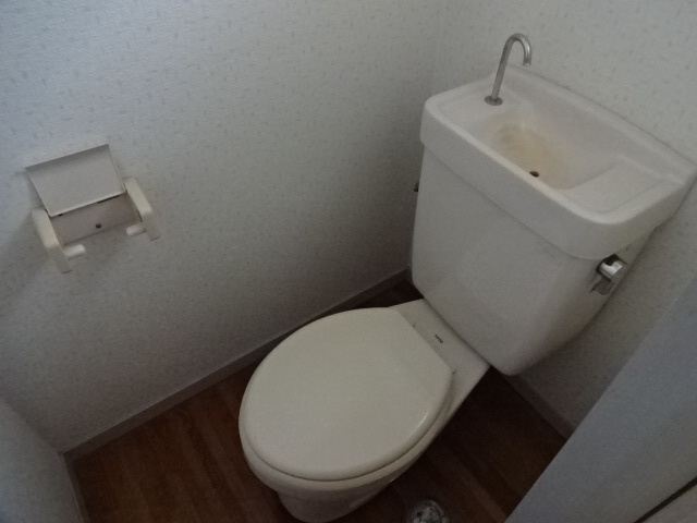 エステートピア宮ノ下Ⅱ番館のトイレ