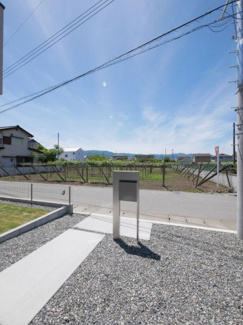 【周辺】 | 駐車場から南側を望む