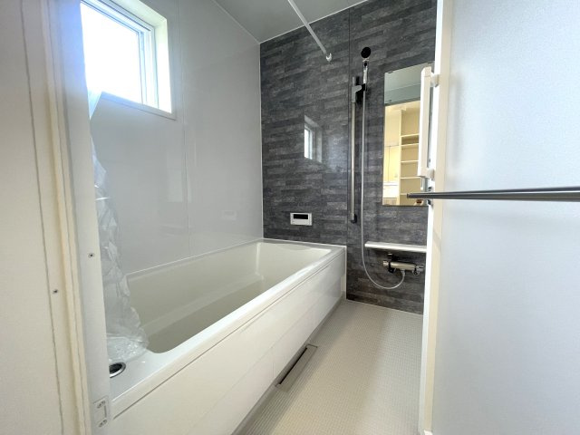 佐伯区薬師が丘二丁目　№35423の浴室|グレー系のおしゃれな浴室