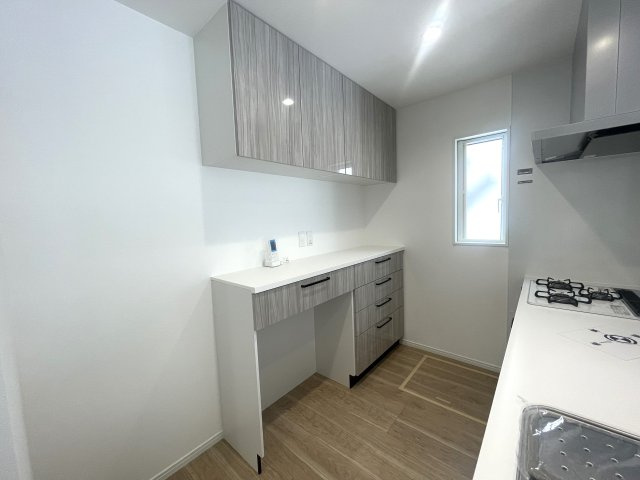 佐伯区薬師が丘二丁目　№35423のその他|キッチンと同色のカップボード付き