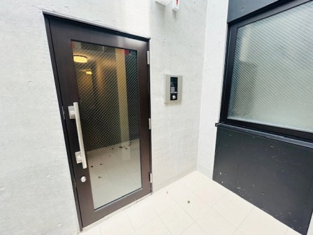 レピュア駒込レジデンスのエントランス