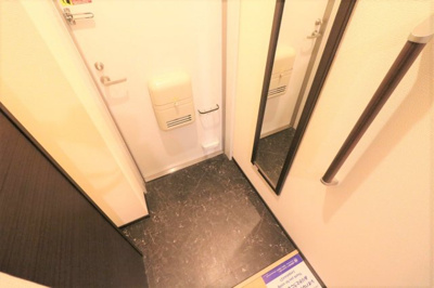 【エントランス】 | クレイノアローウェアハウス