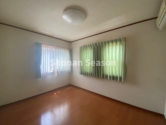 【洋室】 | プライベートタイム充実！２階洋室は、全室６帖以上ございます♪