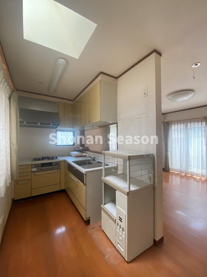 【キッチン】 | トップライトで明るいキッチンスペース◎安全調理が可能です♪