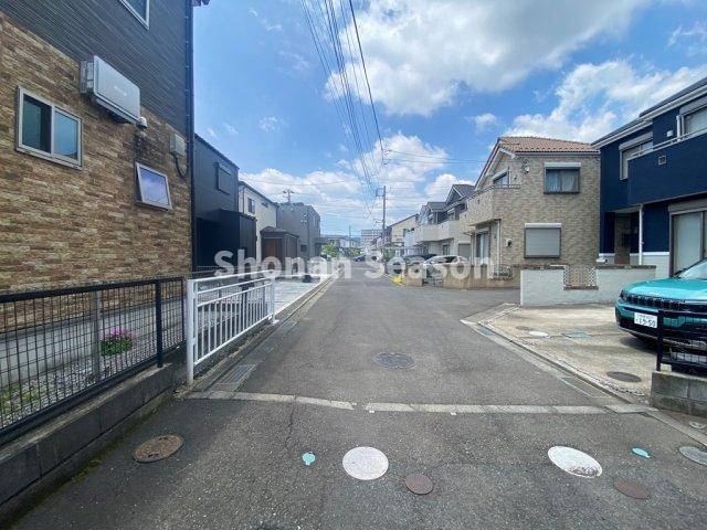 【周辺】 | 毎日の通勤・通学楽々な、小田急線「東海大学前」駅徒歩8分の好立地！
スーパー（徒歩３分）コンビニ（徒歩４分）お買い物便良好ですよ♪