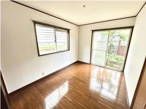 ヴィラ花水木の洋室