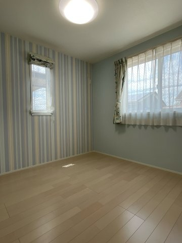伊勢丘六丁目戸建住宅の洋室|洋室4.8帖。