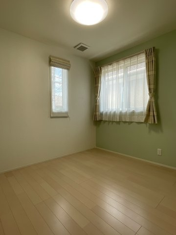 伊勢丘六丁目戸建住宅の洋室|洋室4.6帖。