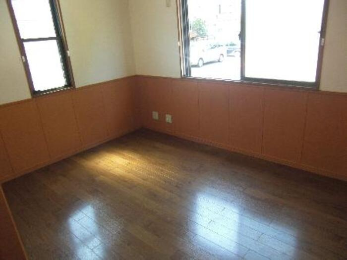 カーサ・フローラの寝室|北側洋室