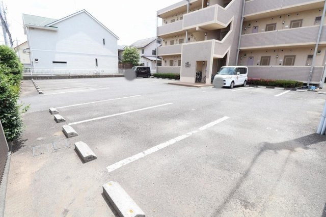 アトラクト松代の駐車場|駐車場
