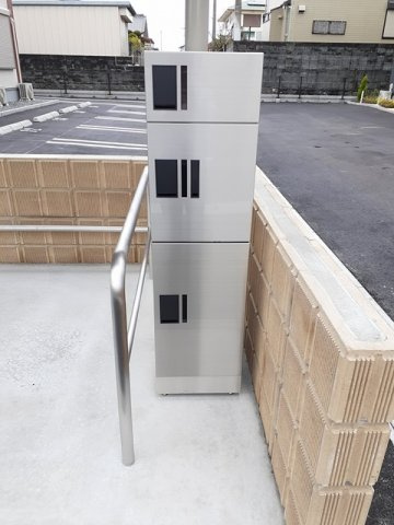 メゾン　オハナの設備|宅配BOX付きで不在時の荷物の受け取りに便利です☆