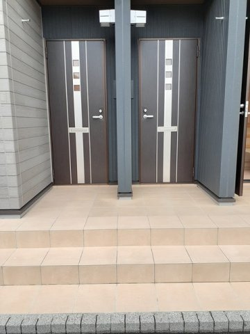 メゾン　オハナのエントランス|清潔なエントランス♪