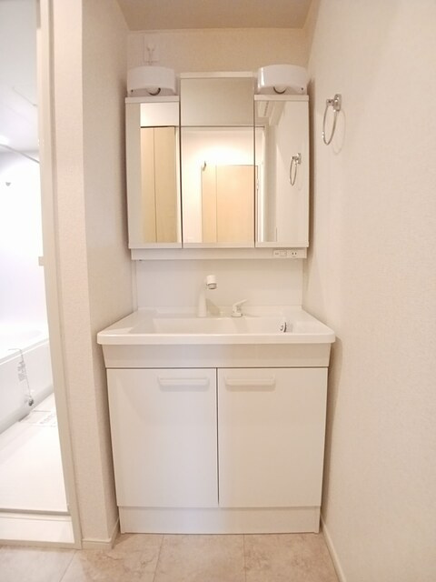 トレバージＡの洗面所|広い洗面スペースです★