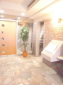 アルエット台東のロビー